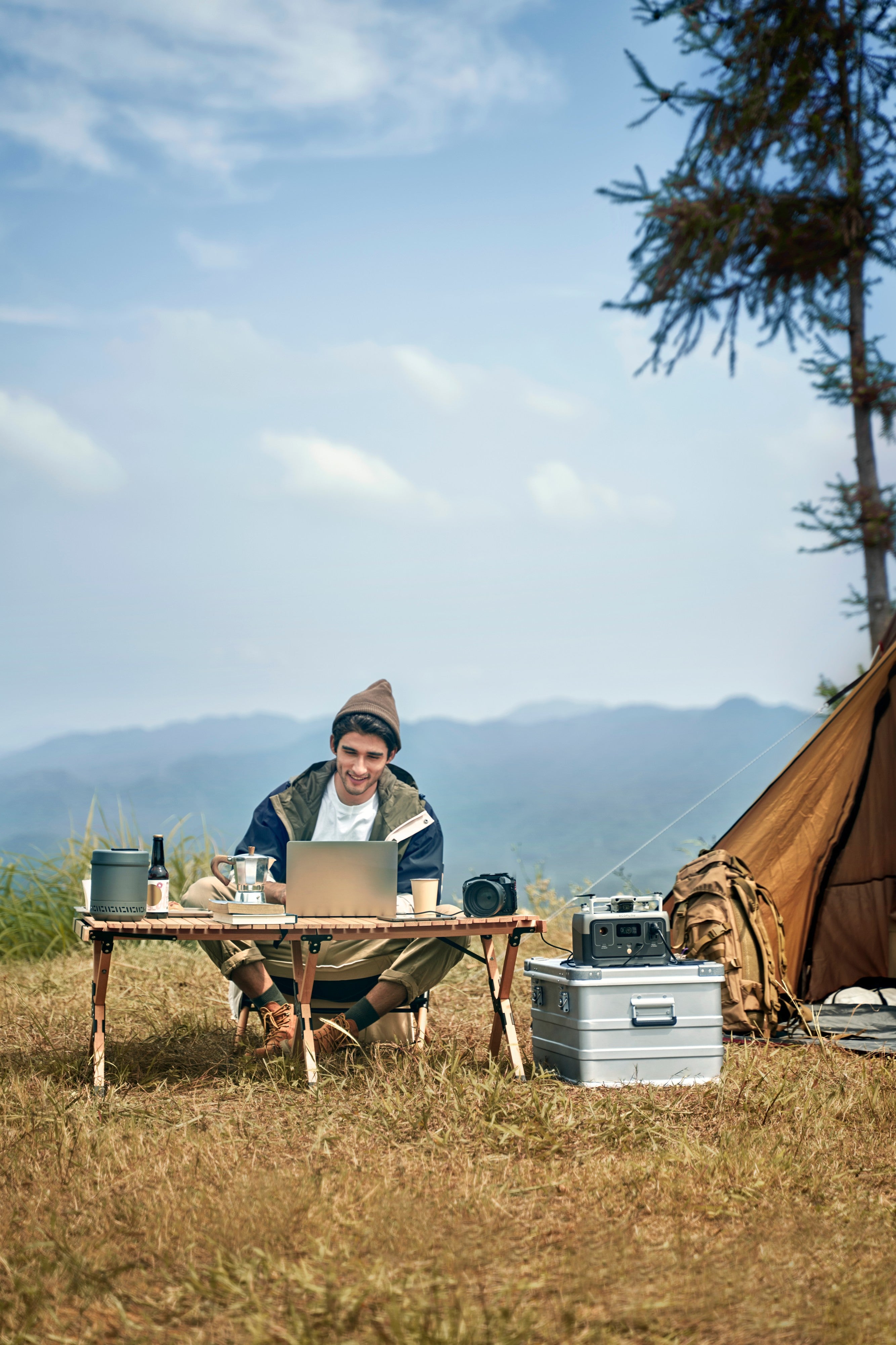 RIVER 2 Pro + 1*220W Portable Solar Panel